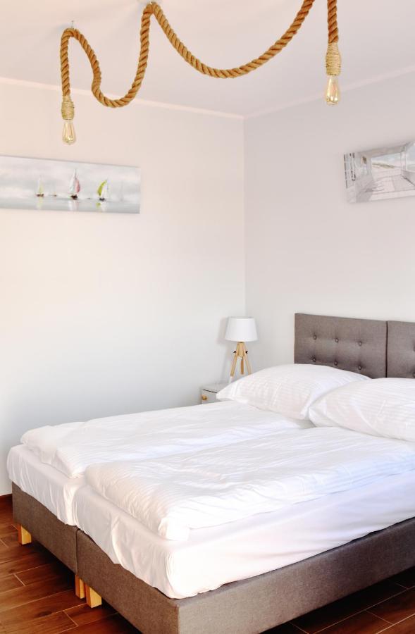 Zakotwiczeni Bed and Breakfast Rewa Esterno foto
