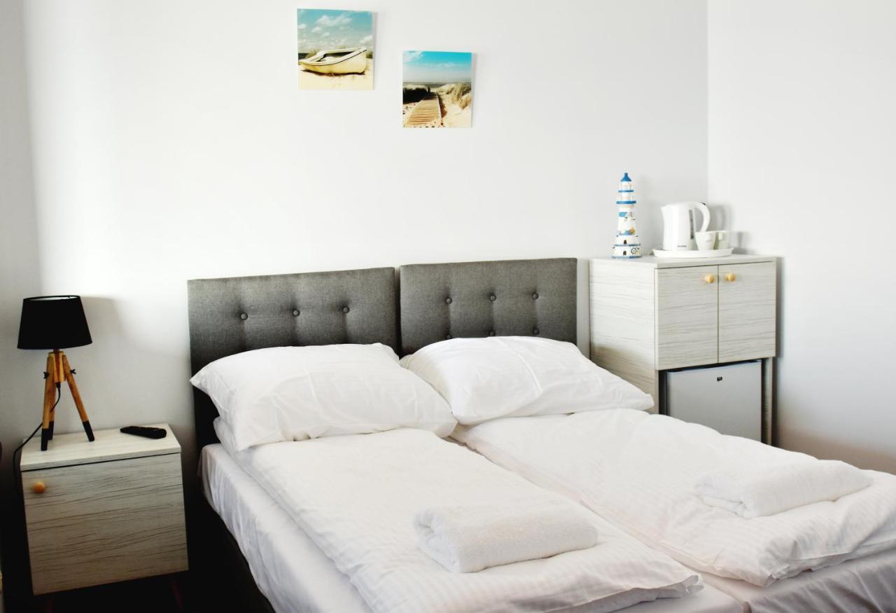 Zakotwiczeni Bed and Breakfast Rewa Esterno foto